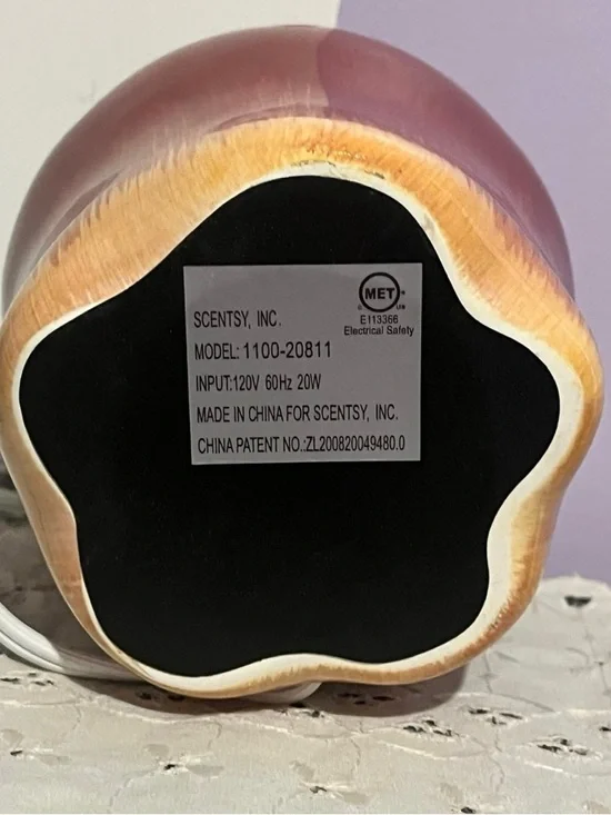 Scentsy Retired 2010 Big Red Apple Full Size Warmer & Wax Bar NIB - Picture 6 of 9